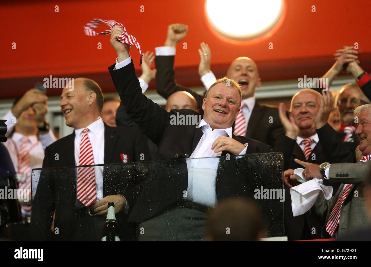 Soccer - Sky Bet League One - Play Off - Semi Final - Second Leg - Rotherham United v Preston North End - New York Stadium. Rotherham's manager Steve Evans celebrates in the stand at the end of the game Stock Photo
