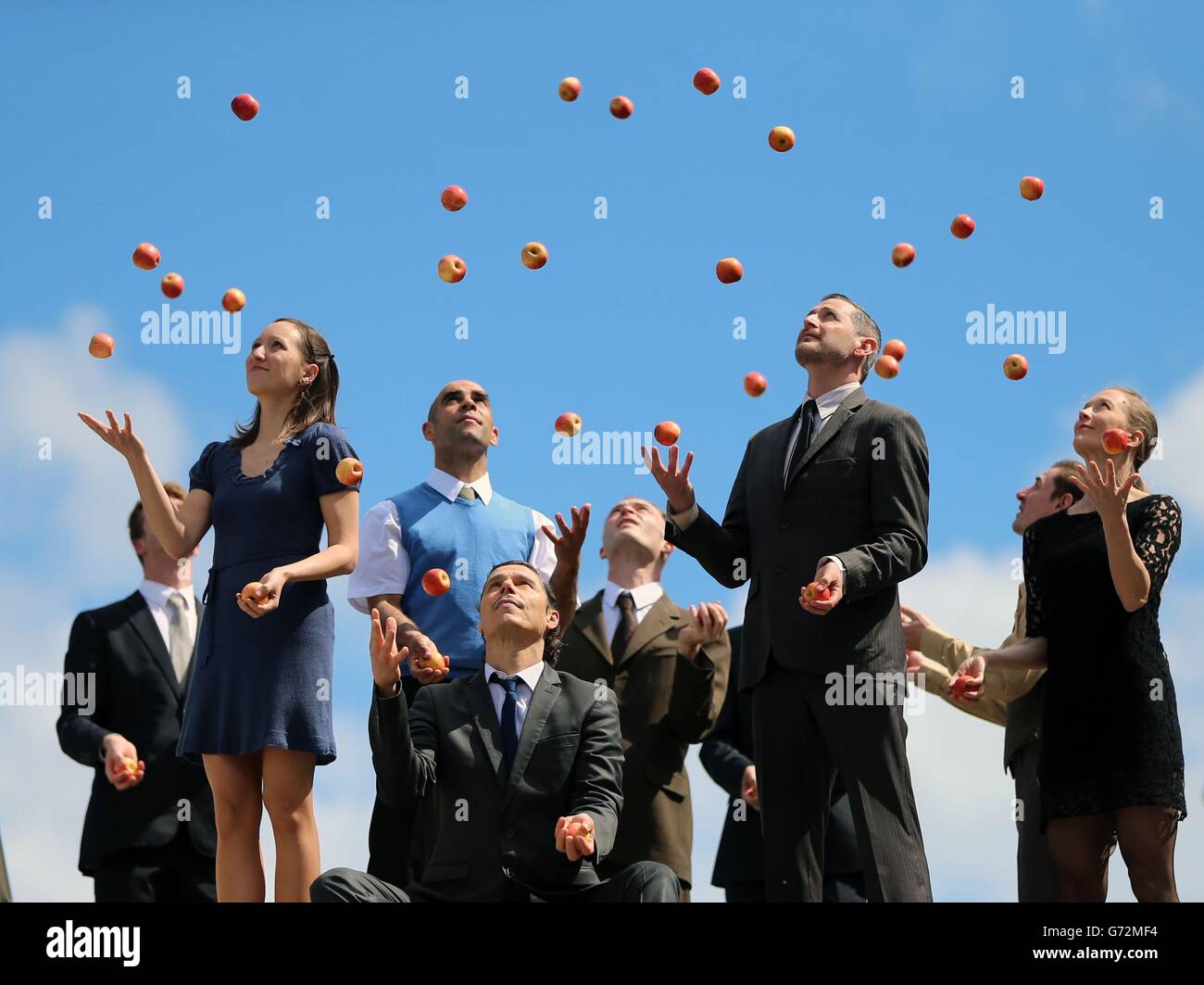 Gandini Juggling company preview the show called Smashed during a