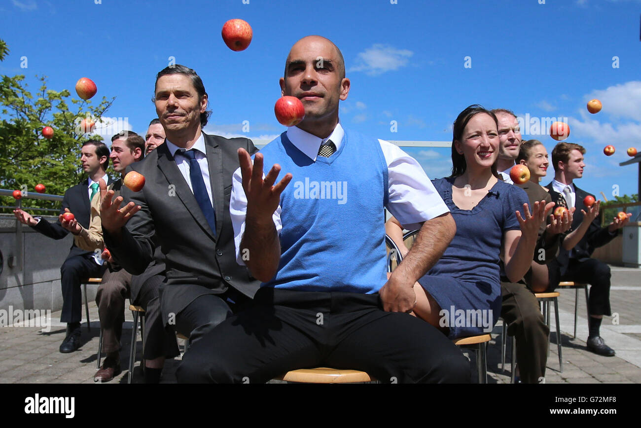 Gandini Juggling company preview the show called Smashed during a