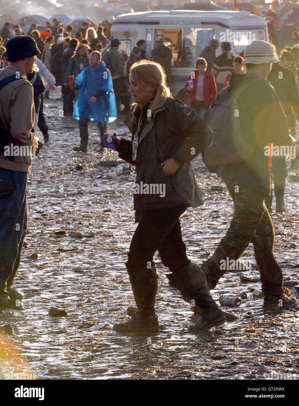 Glastonbury mud 2004 hi-res stock photography and images - Alamy