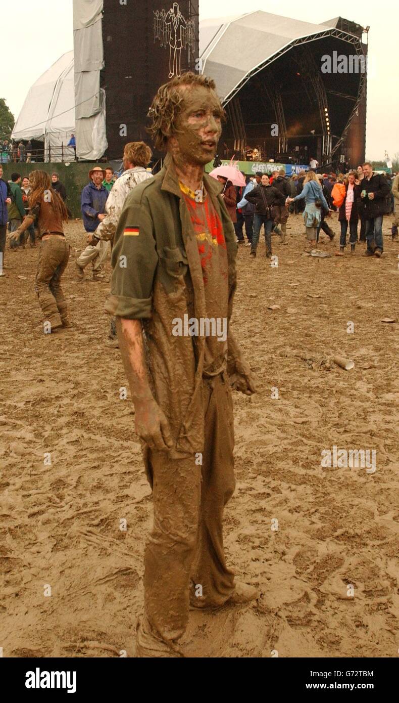 Glastonbury 2004 mud hi-res stock photography and images - Alamy