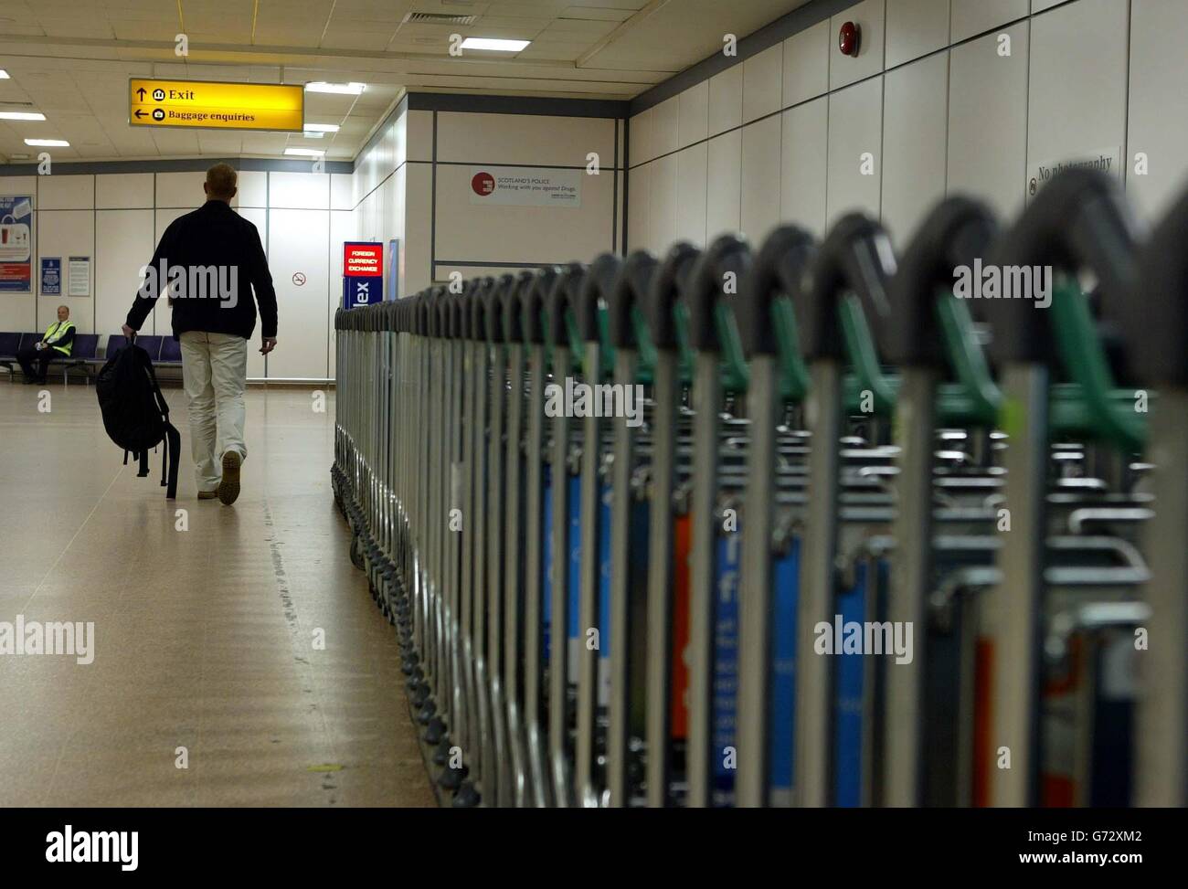 Artistic Experts Give 4 Ways To Beat The Easter Baggage Handlers' Strikes At Spain's Airports Design Illustration Artistic Experts Give 4 Ways To Beat The Easter Baggage Handlers' Strikes At Spain's Airports Design Illustration