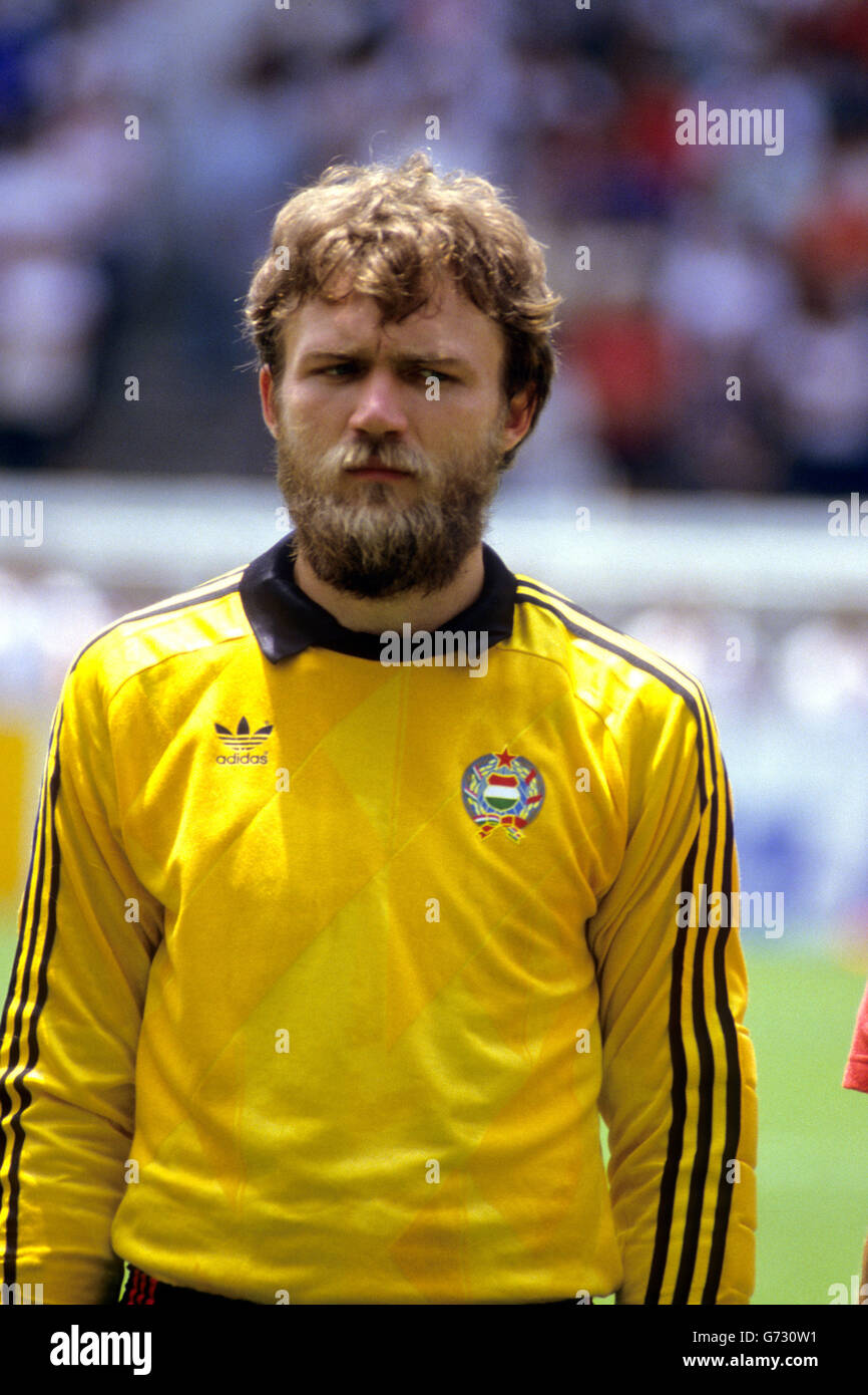 Soccer - FIFA World Cup Mexico 1986 - Group C - Hungary v France