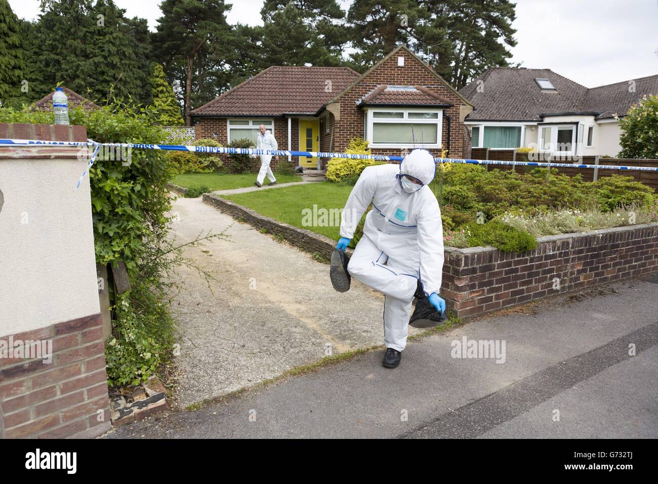 Police forensics officers home missing nurse rui li hires stock photography and images Alamy