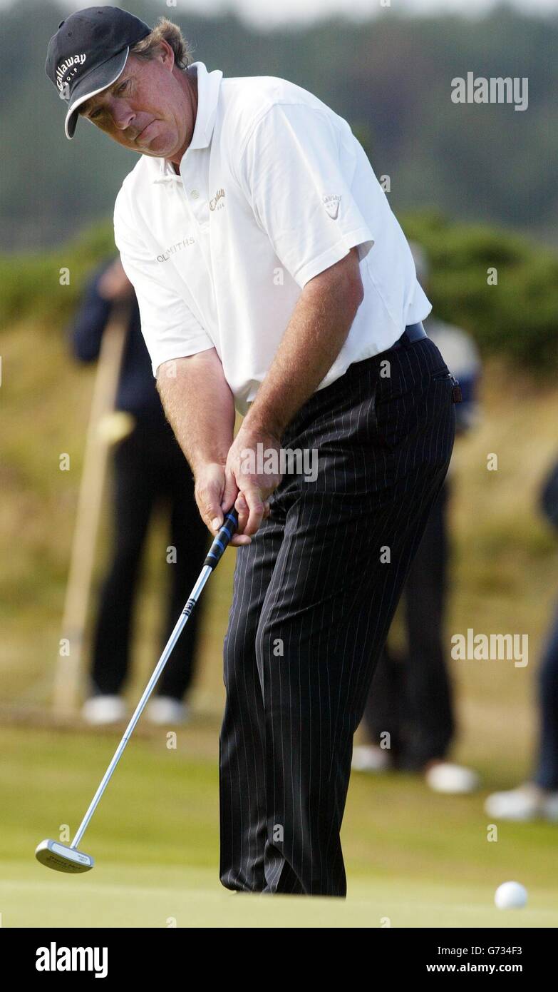 Englands barry lane putting for hi-res stock photography and images - Alamy