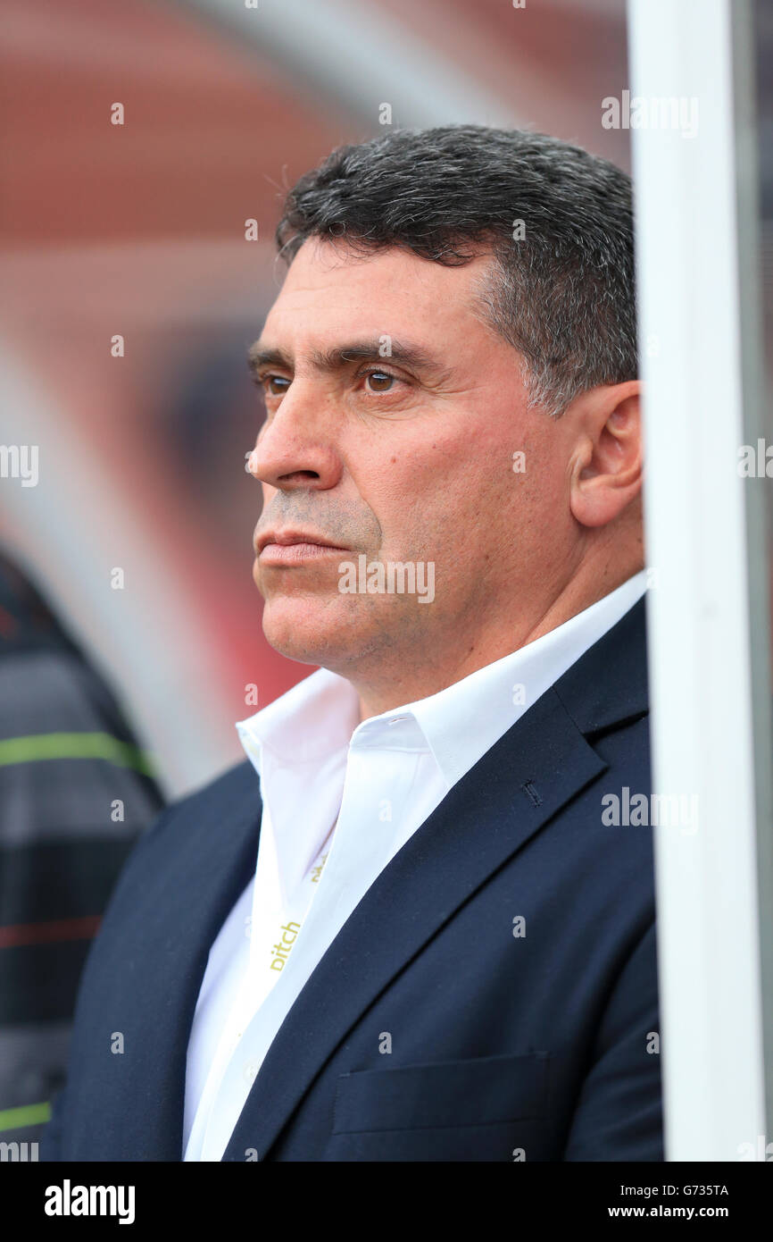 Honduras manager Luis Fernando Suarez before the International Friendly at the Sun Life Stadium, Miami, USA. PRESS ASSOCIATION Photo. Picture date: Saturday June 7, 2014. See PA story SOCCER England. Photo credit should read: Mike Egerton/PA Wire. Stock Photo