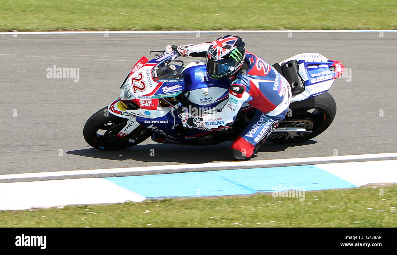 Motor Racing - Superbike FIM World Championship - Round Five - Race Day - Donington Park. Suzuki GSX-R1000's Alex Lowes during race two of round 5 of the Superbikes FIM World Championship at Donington Park, Donington. Stock Photo