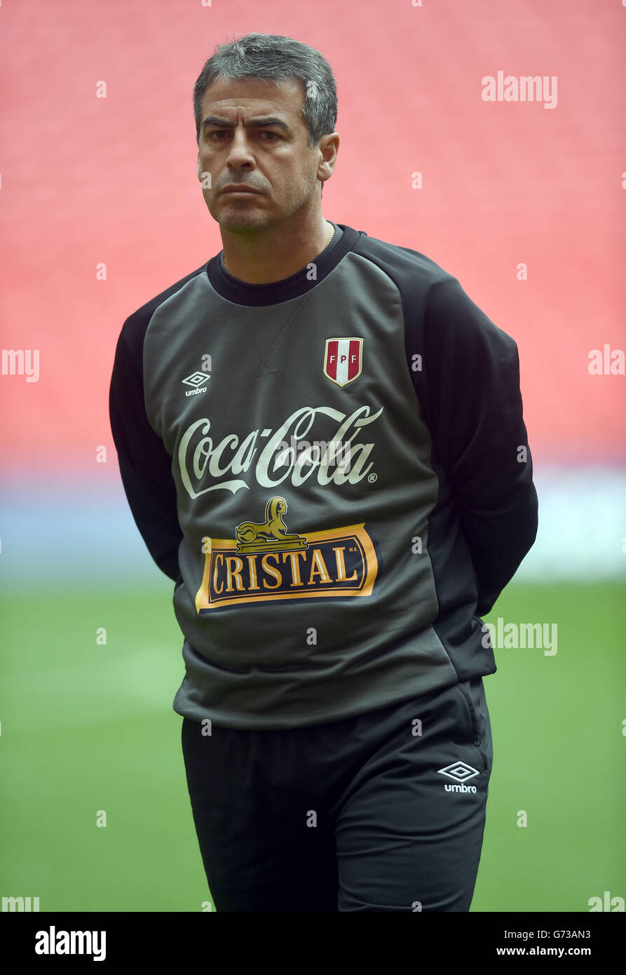 Soccer - World Cup 2014 - Friendly - England v Peru - Peru Press Conference and Training - Wembley Stadium Stock Photo