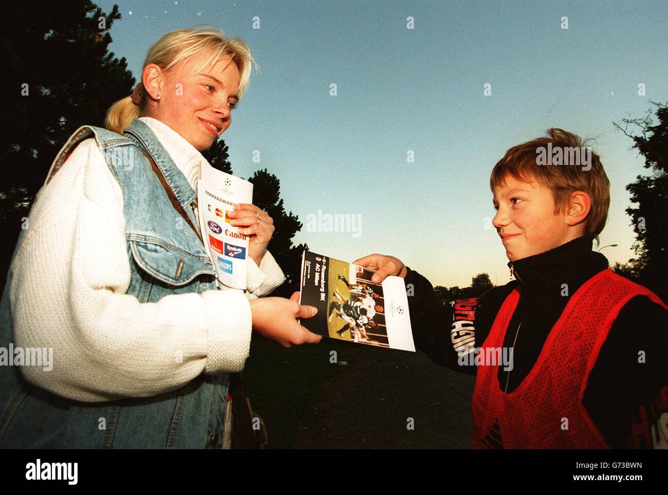 Programme sellers hi-res stock photography and images - Alamy