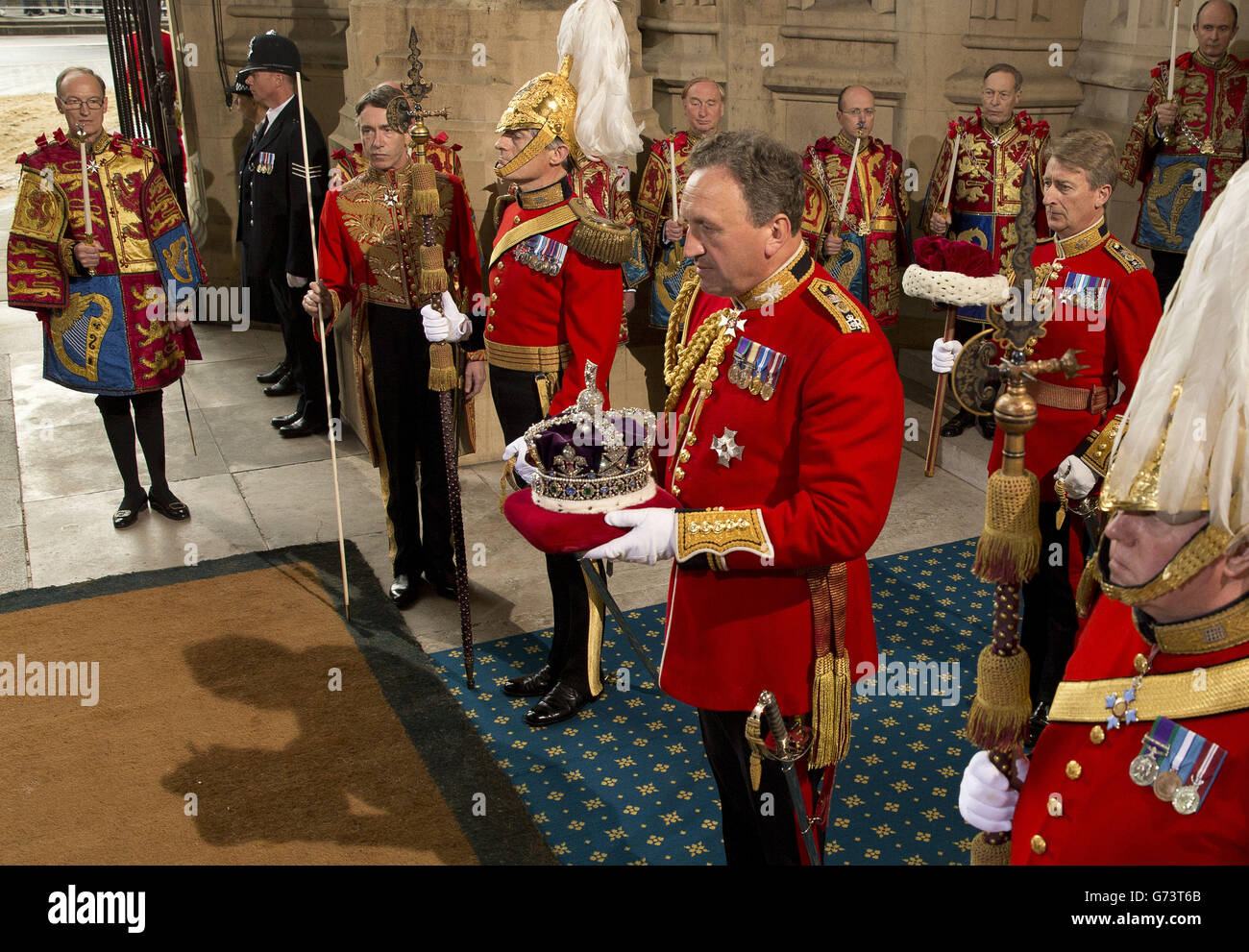 The queens bodyguard hires stock photography and images Alamy