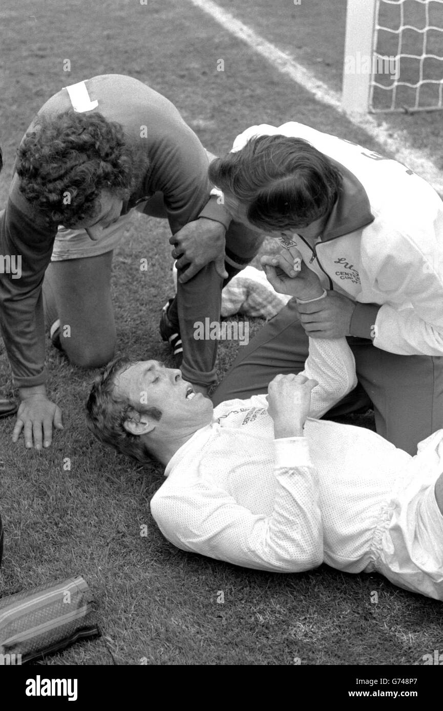 Mick Jones injured Stock Photo Alamy