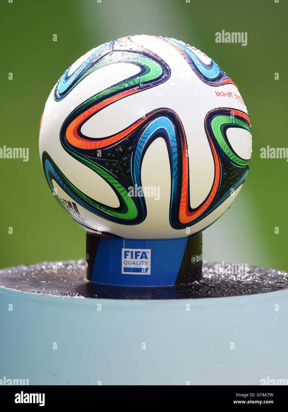 624 2014 Fifa World Cup Official Match Ball Stock Photos, High-Res