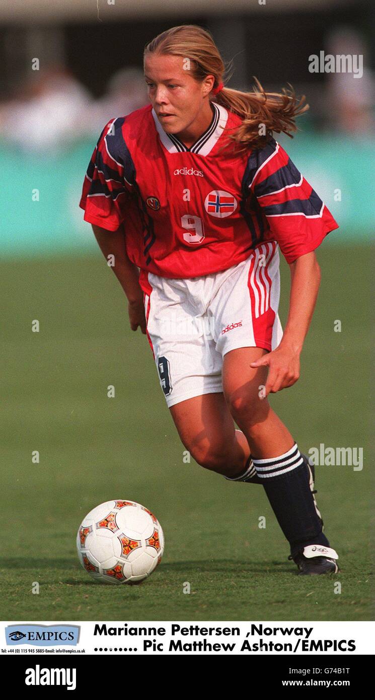 International Soccer Women - Atlanta 1996 - Womens Competition - Brazil v Norway Stock Photo