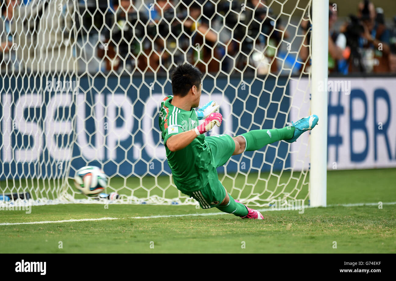 Colombias carlos bacca penalty past japan goalkeeper eiji kawashima hi