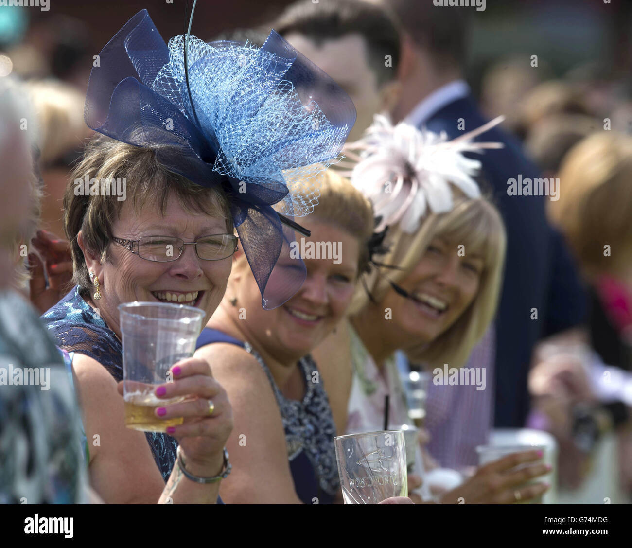 Ladies day horse racing racing musselburgh hi-res stock photography and 