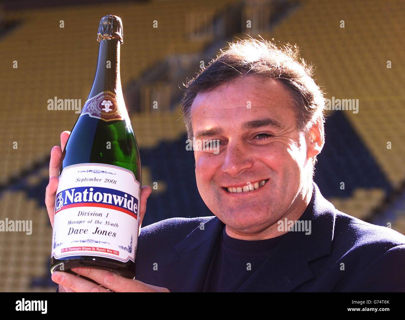 Wolverhampton Wanderers Manager Dave Jones is awarded Nationwide Division One Manager of the Month for September, at Molineux, Wolverhampton. NO UNOFFICIAL CLUB WEBSITE USE. Stock Photo