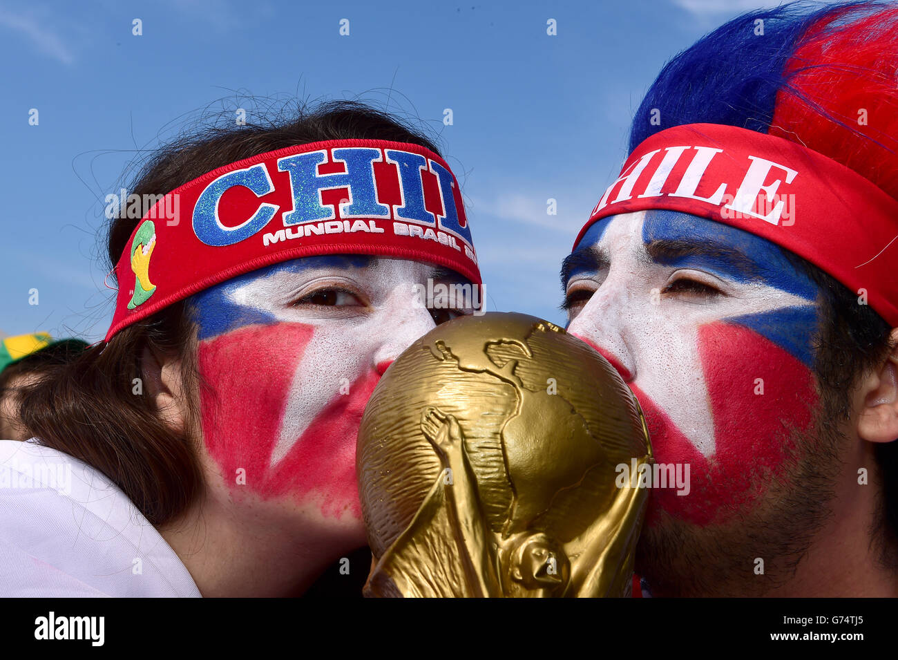Football holland headshot head shot portrait headband trophy fla hires