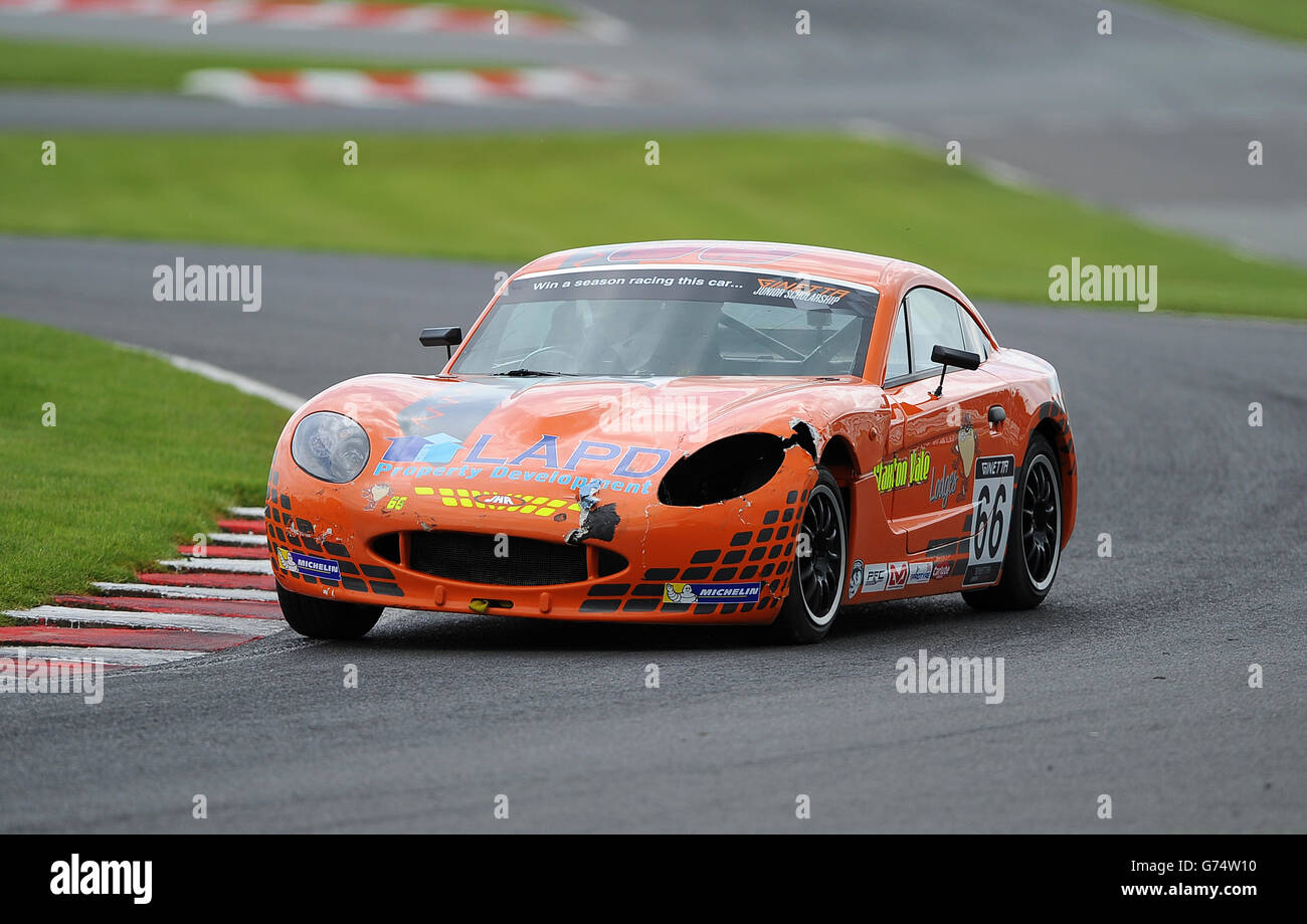 Motor Racing Dunlop MSA British Touring Car Championship Oulton