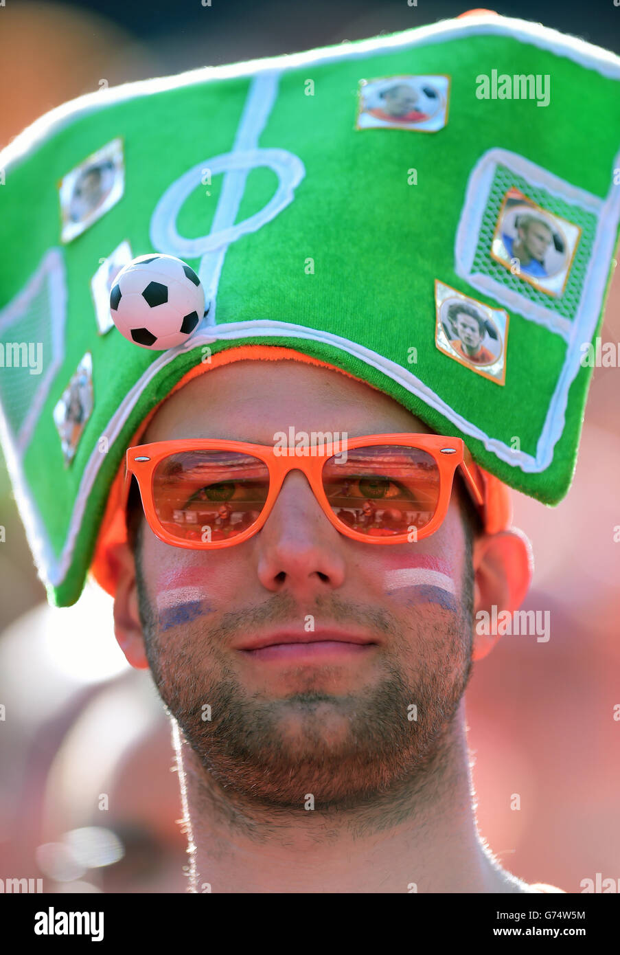 Soccer fifa world cup 2014 group netherlands chile arena corinthians hi