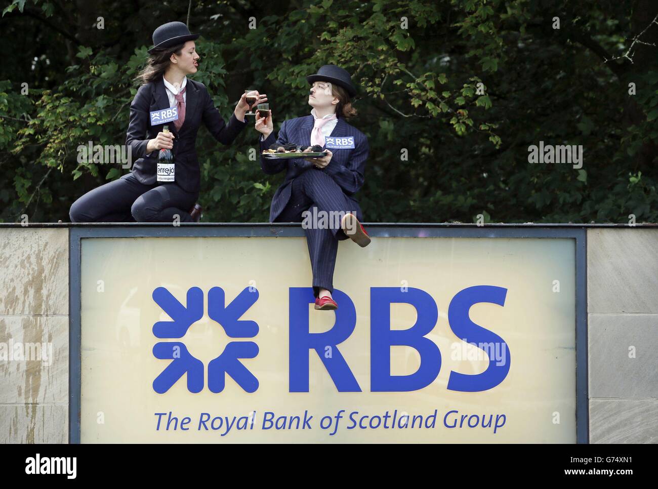 Protesters outside the RBS (Royal Bank of Scotland) annual general meeting in Gogarburn, Scotland, as The World Development Movement call on the bank to stop investing in coal mining. Stock Photo