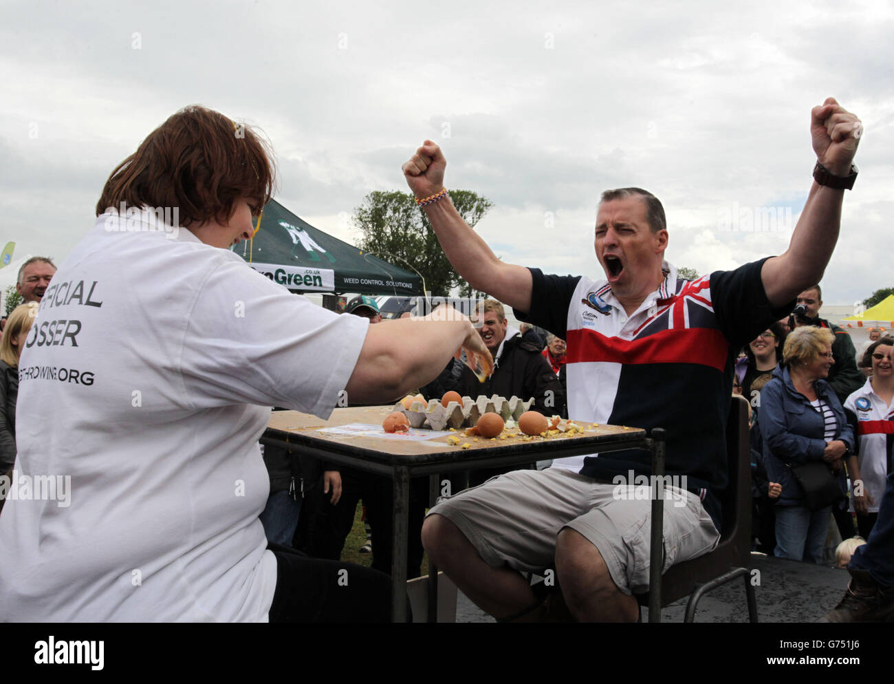 World Egg Throwing Championships Stock Photo Alamy