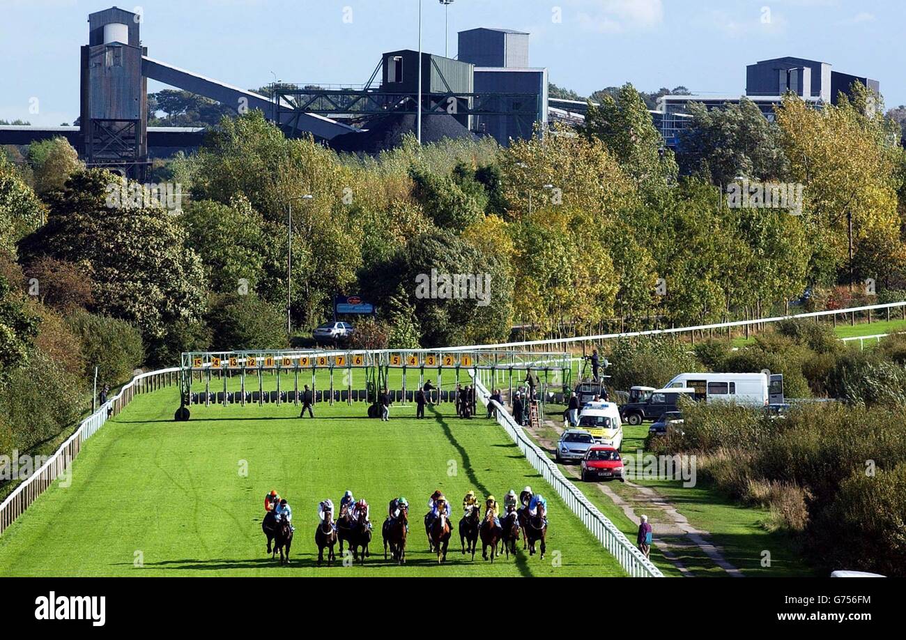 Racing Pontefract Races Stock Photo Alamy
