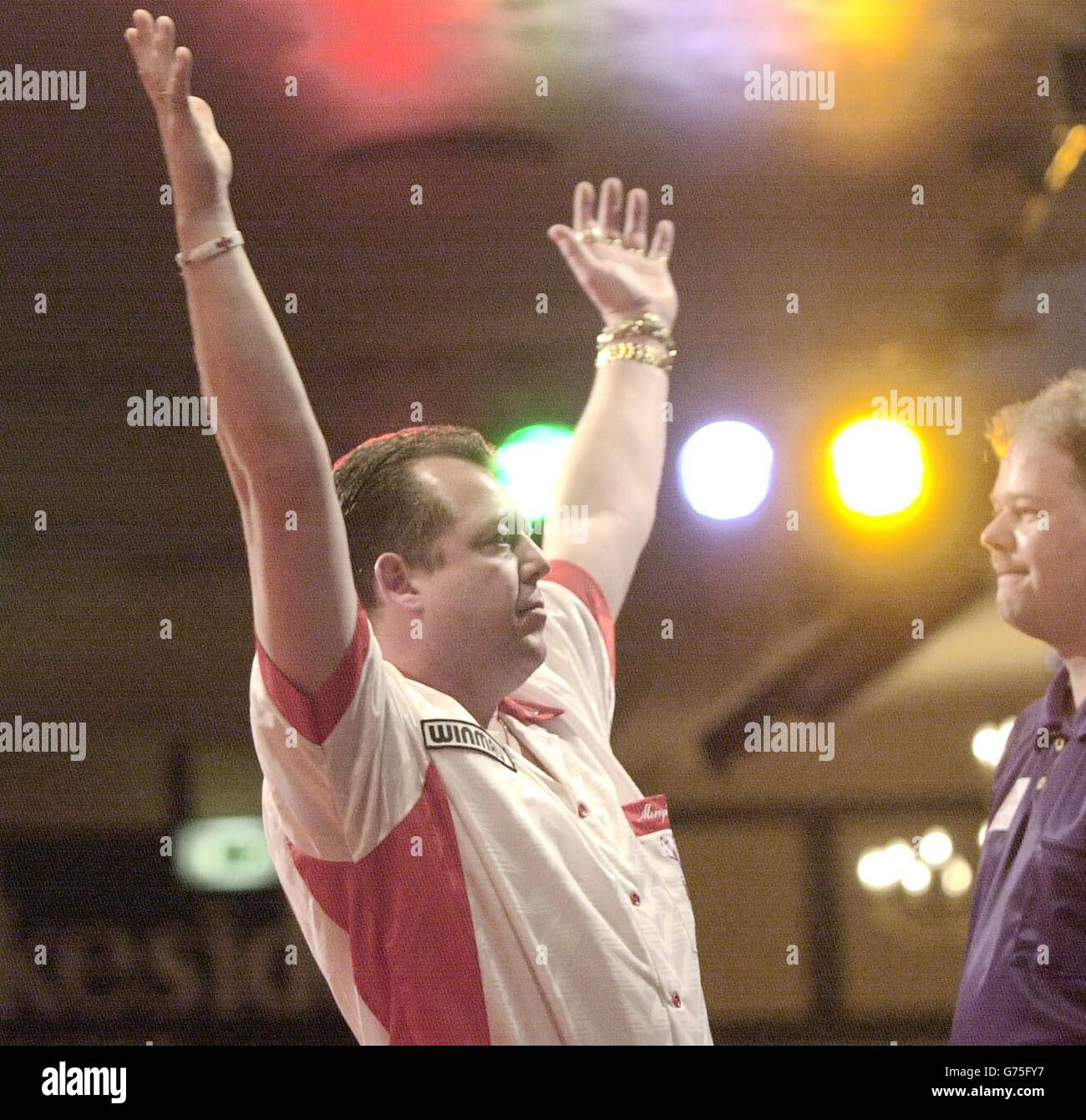 Mervyn King celebrates his win over Raymond Barneveld of Holland in