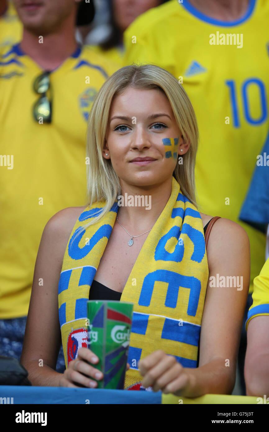 Swedish fan shows her support during the UEFA EURO 2016 game Sweden v  Belgium at Allianz Riviera Stade de Nice, Nice, France Stock Photo - Alamy