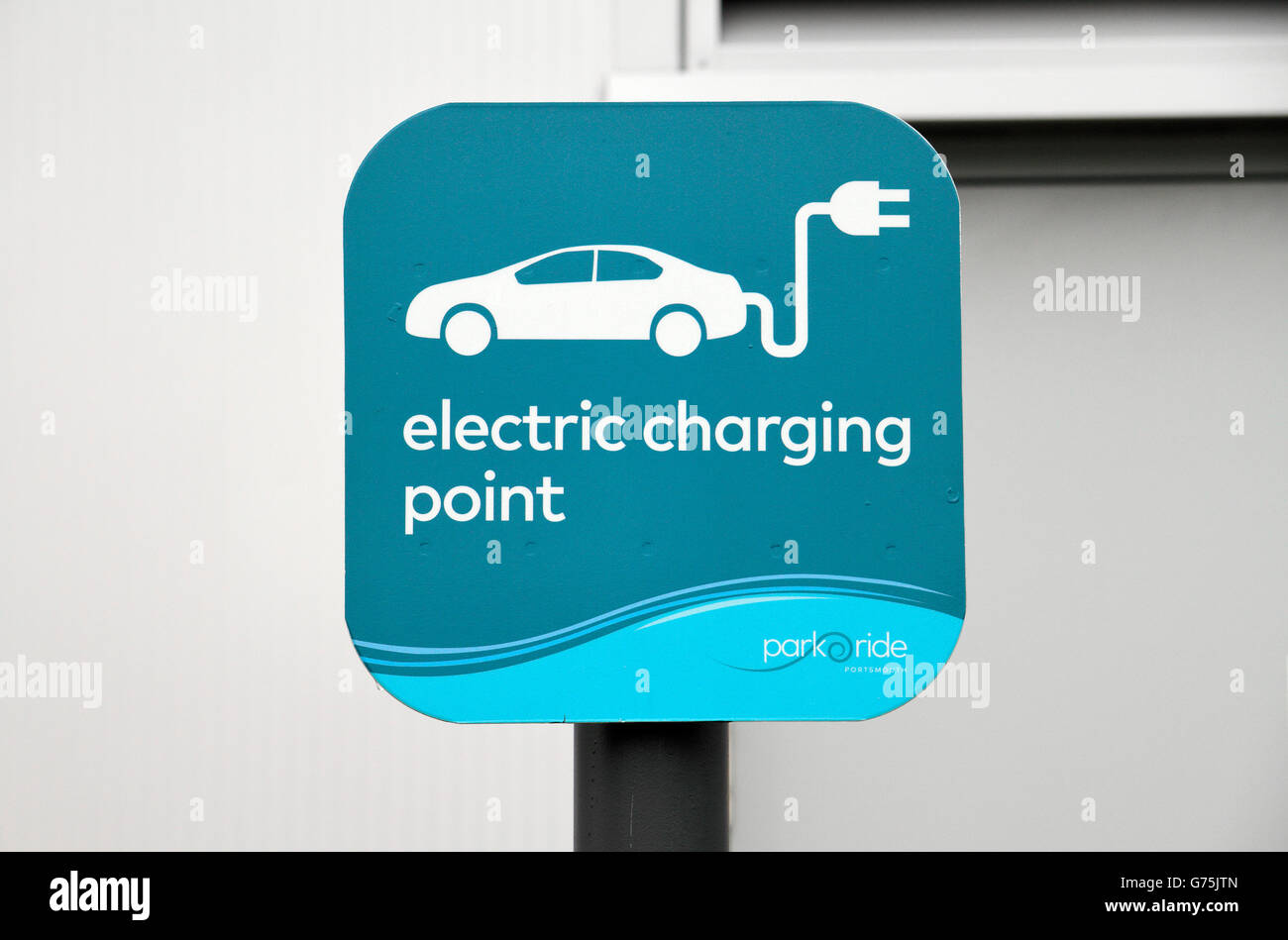Electric car charging point sign hires stock photography and images
