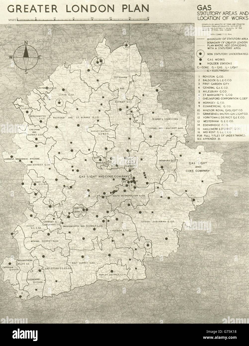GREATER LONDON PLAN. Gas supply. Statutory areas. Works. ABERCROMBIE, 1944 map Stock Photo