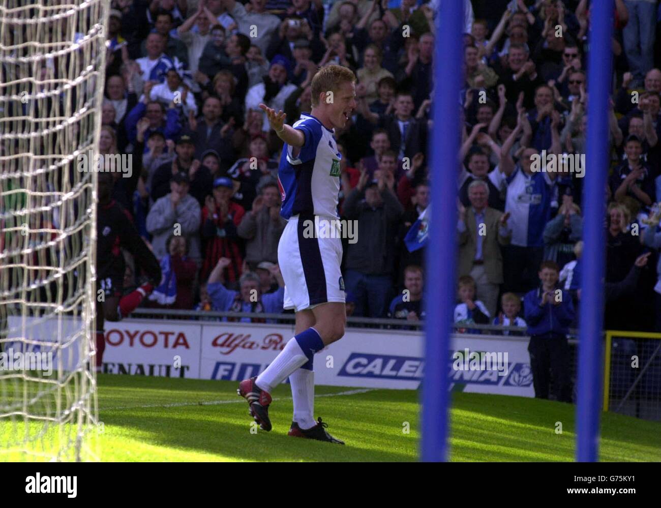 Blackburn's Damien Duff celebrates after scoring his 2nd goal during the FA Barclaycard Premiership game at Ewood Park, Blackburn. Stock Photo