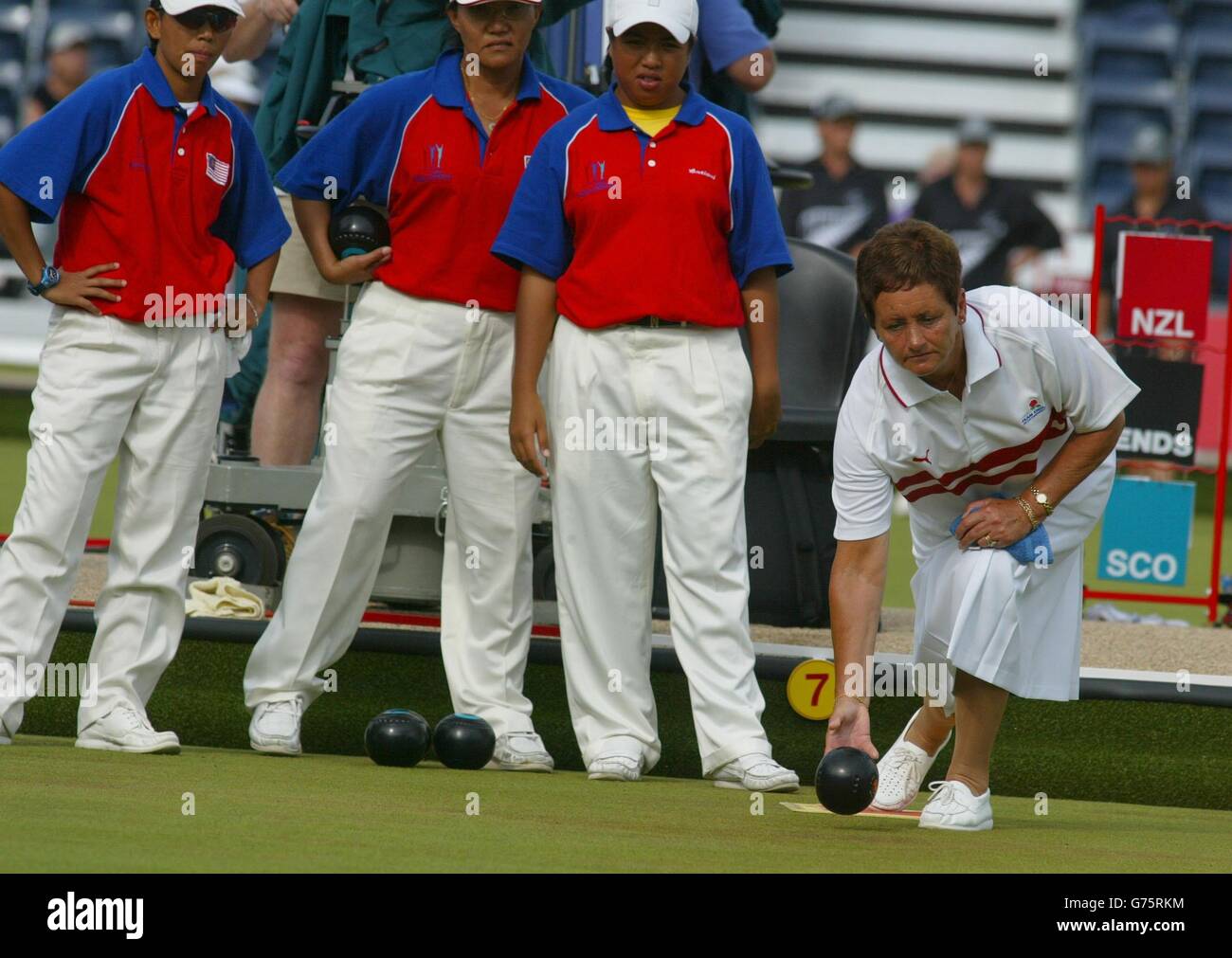England lawn bowls team at commonwealth games hires stock photography