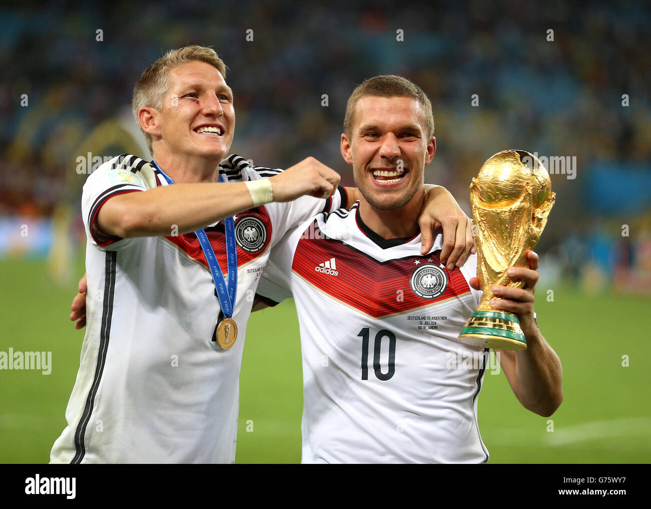 Lukas Podolski DER-POKAL 決勝用特別サッカーシューズ Lukas Podolski Shows Off New Adidas Captain Tsubasa Boots