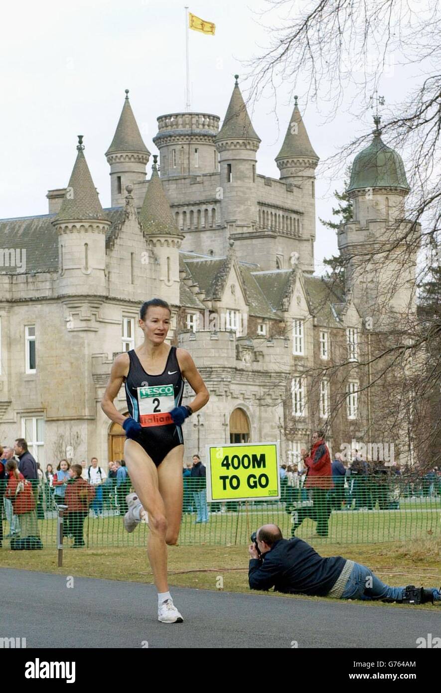 Ireland's Sonia O'Sullivan on her way to winning the women's five mile