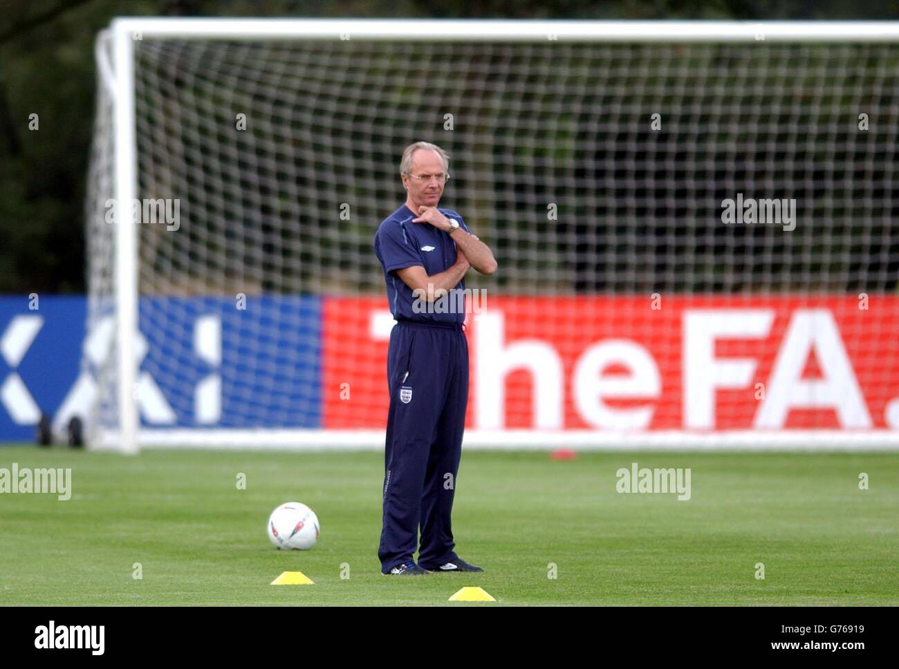England manager Sven-Goran Eriksson Stock Photo - Alamy