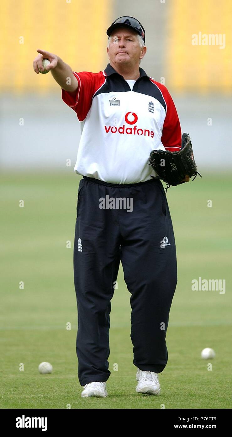 England cricket coach Duncan Fletcher at the WestpacTrust Stadium in  Wellington, New Zealand, during their net session, ahead of tomorrow's  second one-day international against New Zealand Stock Photo - Alamy
