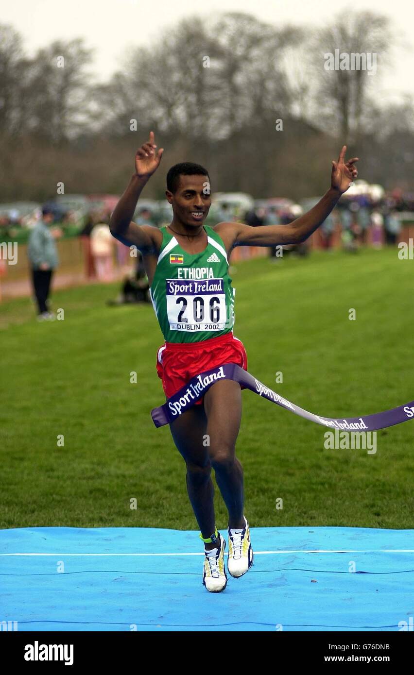 Twentyyearold Kenenisa Bekele of Ethiopia celebrates winning the men