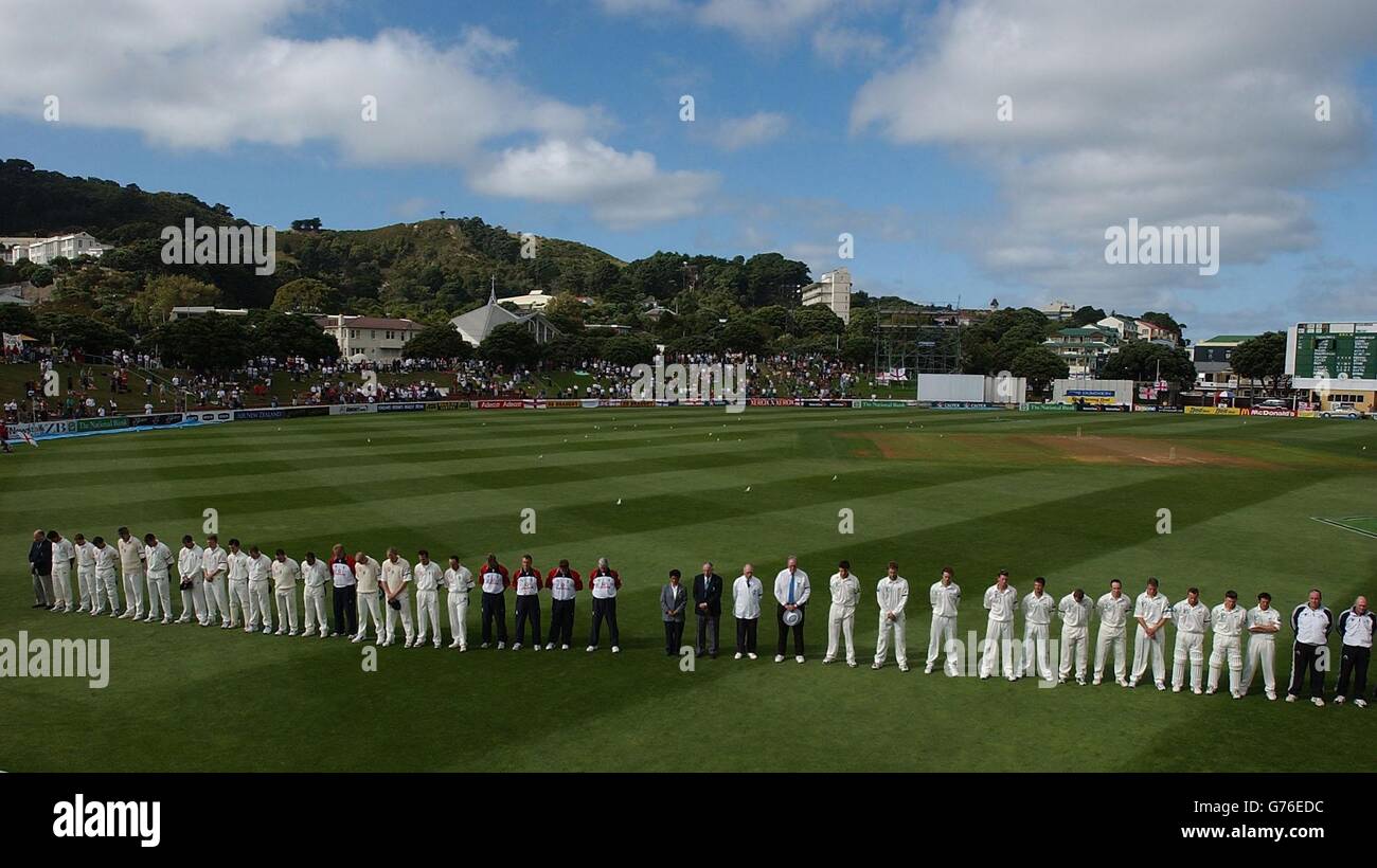 England and New Zealand cricketers, team management and umpires line up