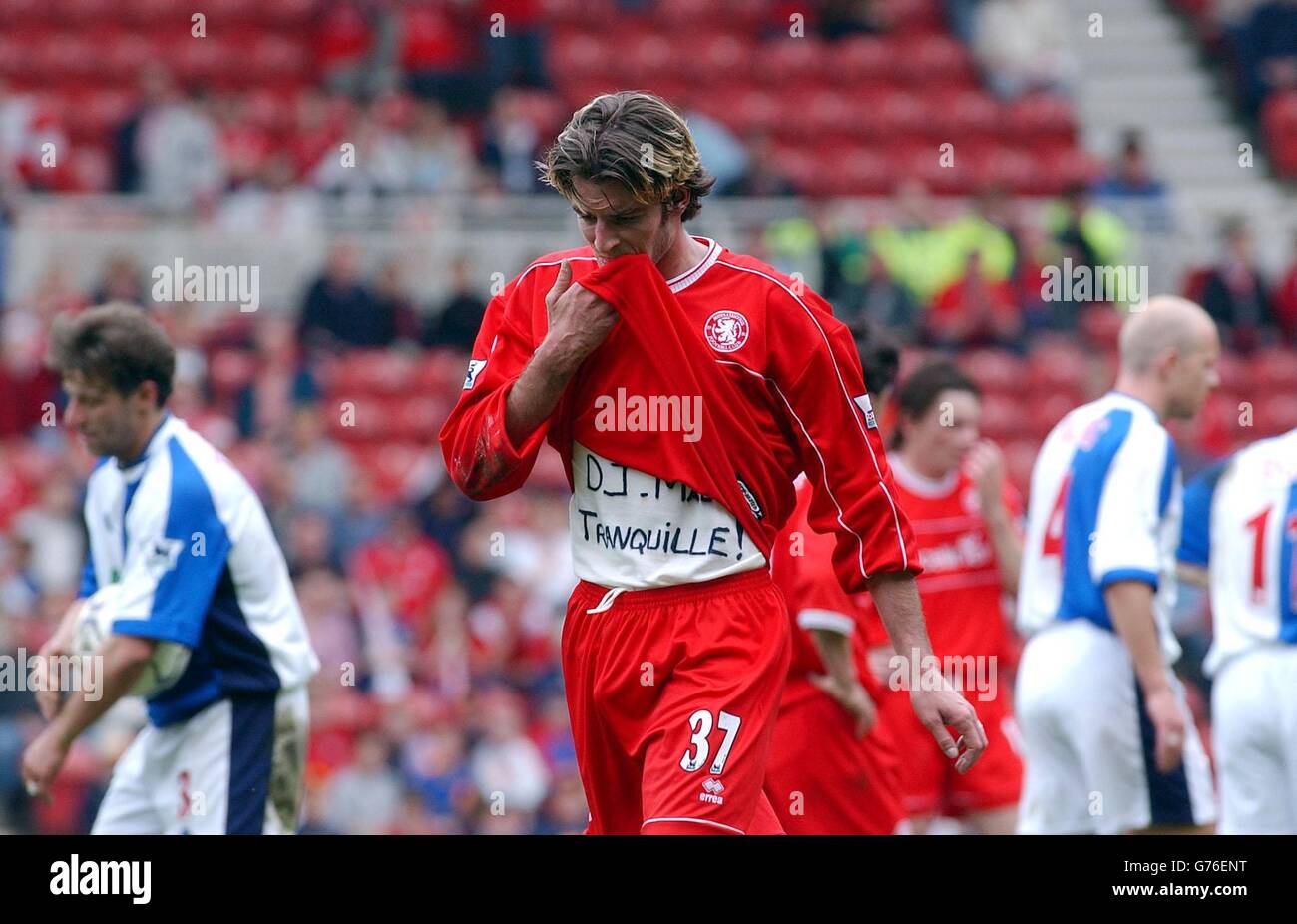 Middlesbrough's Franke Quadrue walks off the pitch after receiving a red card during the FA Barclaycard Premiership match against Blackburn at Boro's Cellnet Riverside Stadium. Middlesbrough v Blackburn Rovers. Stock Photo