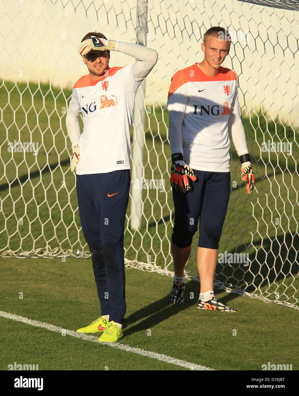 Goalkeepers Jasper Cillessen and Tim Krul during a training session at the Estadio Jose Bastos Padilha, Rio de Goalkeepers Jasper Cillessen and Tim Krul during a training session at the Estadio Jose Bastos Padilha, Rio de Janeiro, Brazil. Stock Photo