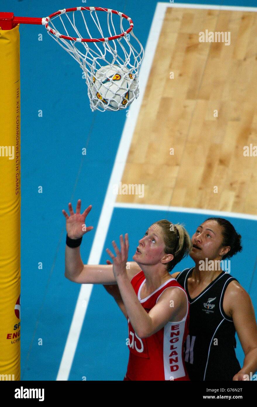 netball-action-scoring-hi-res-stock-photography-and-images-alamy