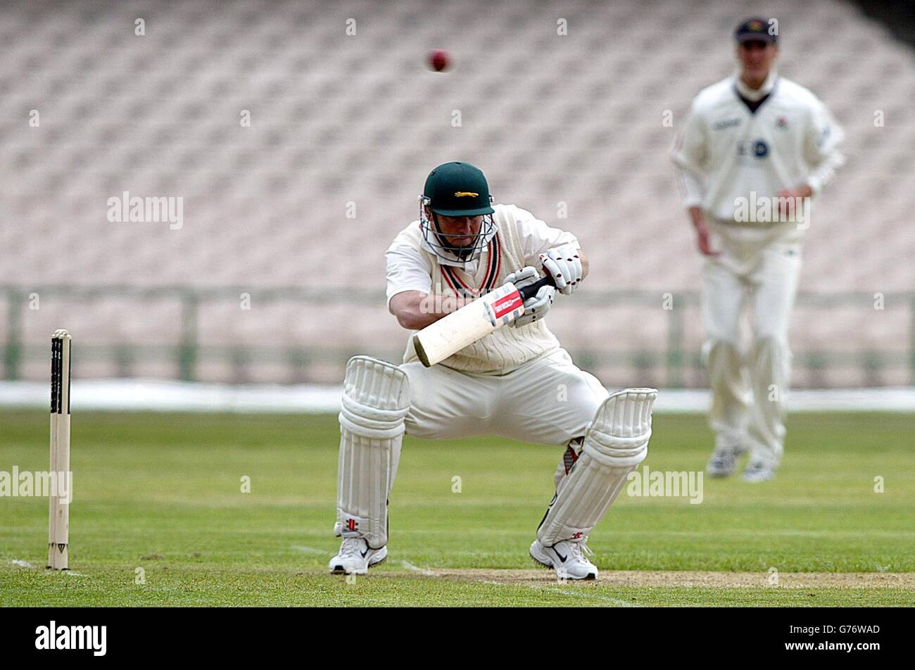 Cricket Mclaren Bouncer Cricket Bouncer Hi-res Stock Photography And Images Alamy