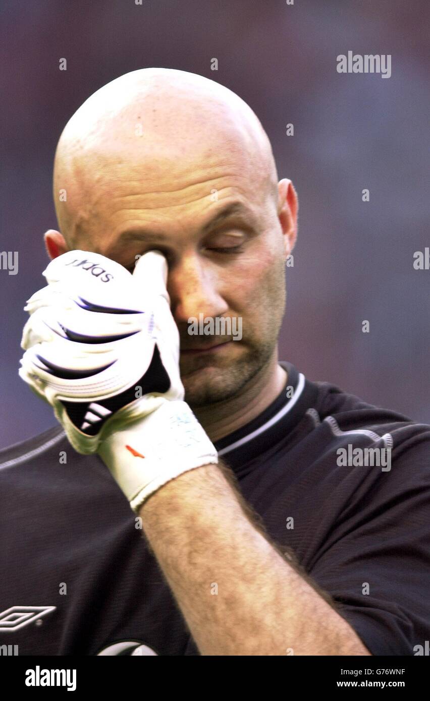 Manchester United keeper Fabien Barthez after his side were held 2-2 by Bayer Leberkusen, during their Champions League semi-final first leg, at Old Trafford. Stock Photo