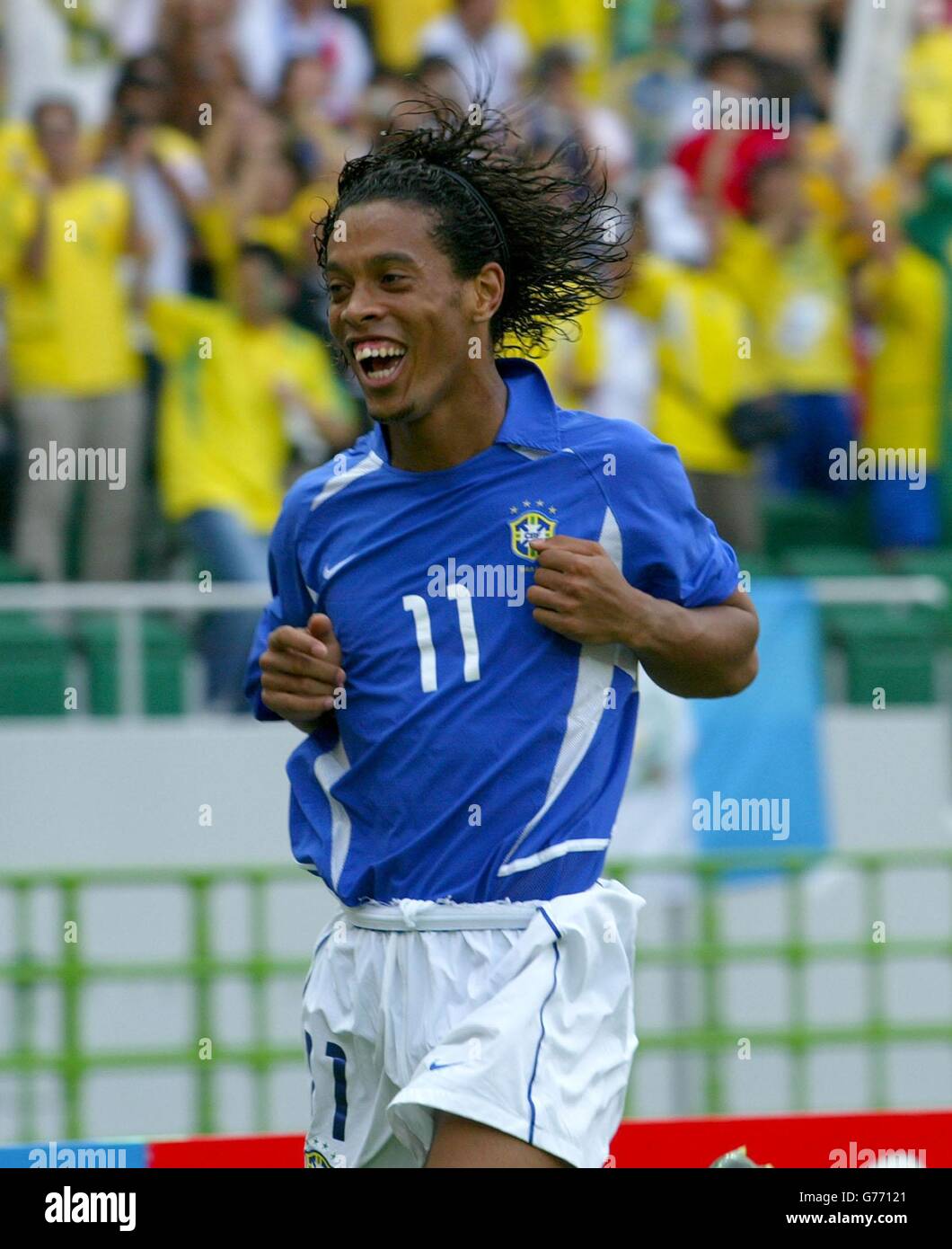 Brazil england 2002 ronaldinho hi-res stock photography and