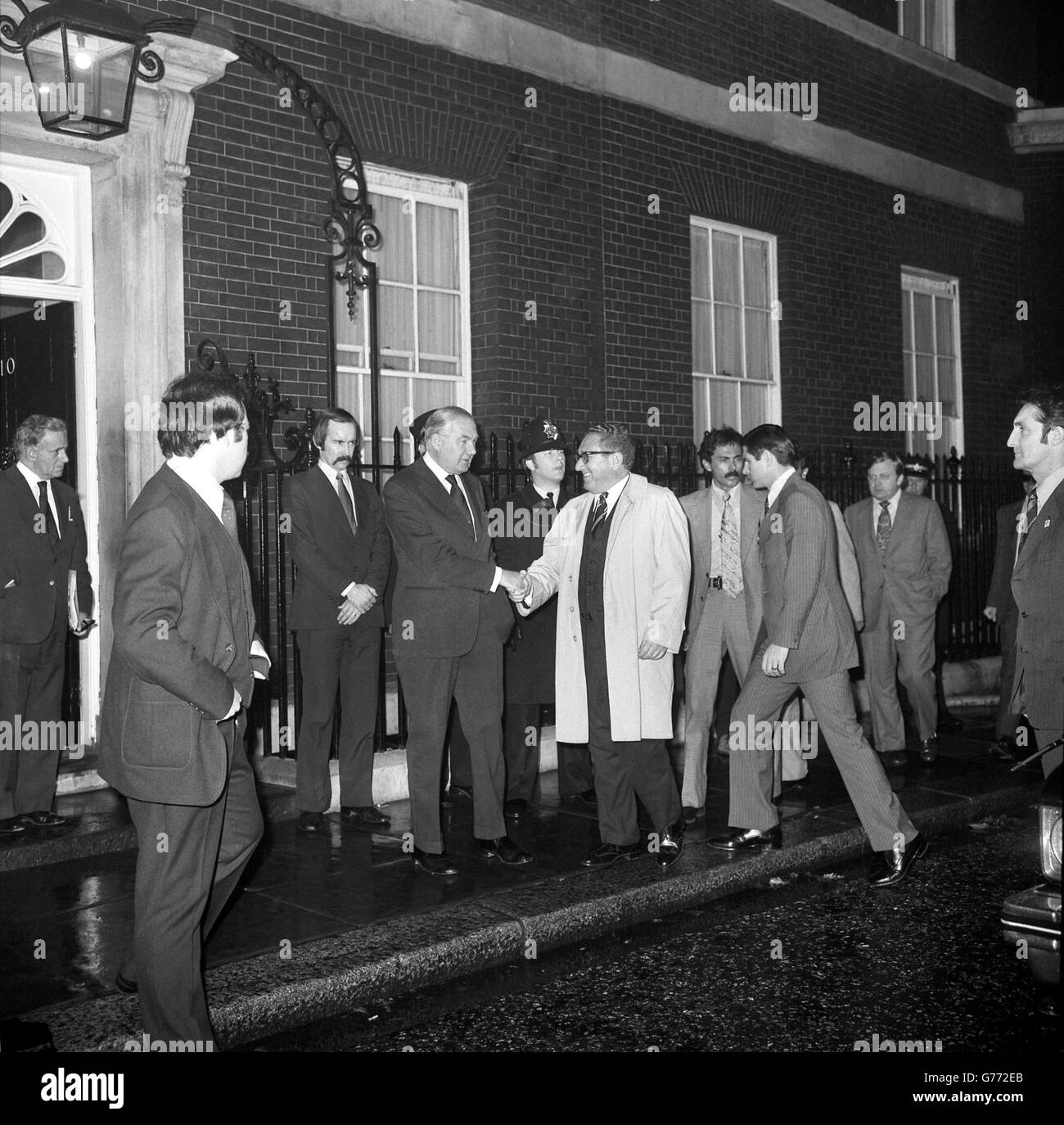 Premier James Callaghan, on the steps of No 10 Downing Street this evening greets dr Henry Kissinger, US Secretary of State shortly after he flew in from Africa to report to British Ministers on the outcome of his Rhodesia initiative which includes plans for a transition to majority power. Stock Photo