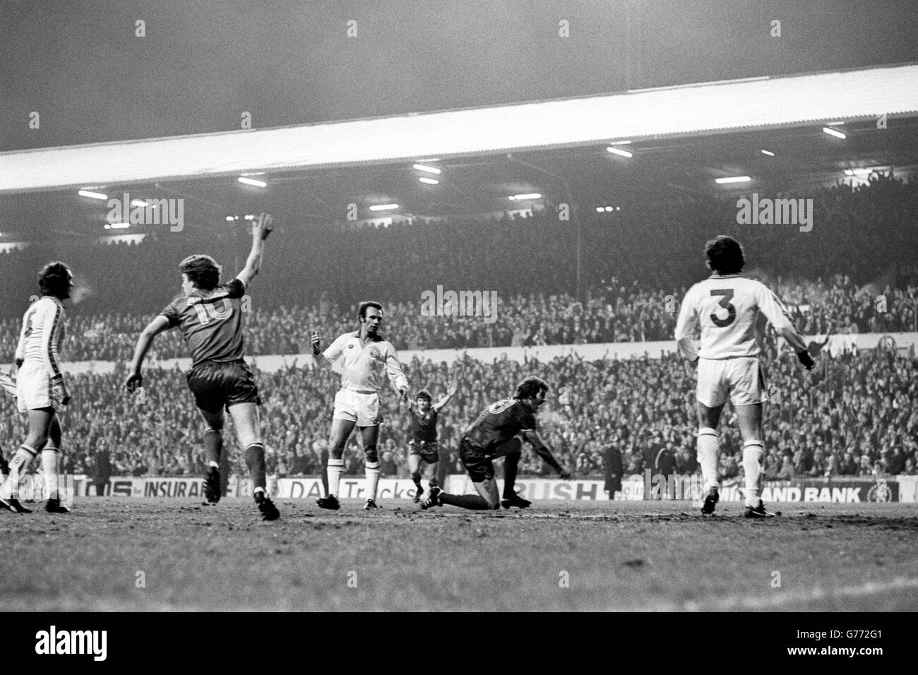 Peter Withe (kneeling) puts Nottingham Forest in the lead after 19 minutes of a League Cup semi-final match against Leeds United. Stock Photo