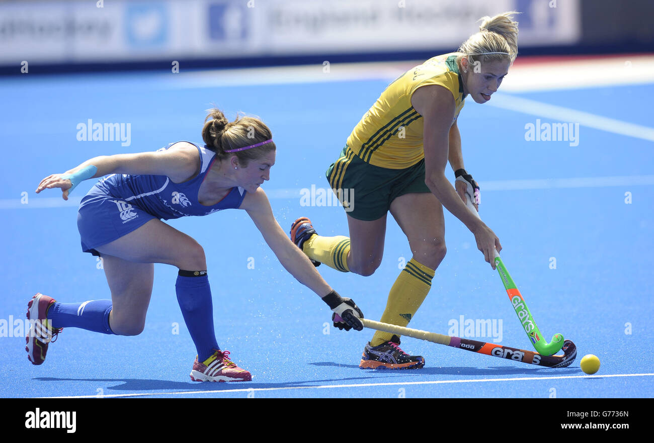 South Africa's Shelley Russell gets away from Scotland's Susan McGilveray  during their opening London Cup game at the Lee Valley Hockey and Tennis  Centre, Queen Elizabeth Park, Stratford Stock Photo - Alamy