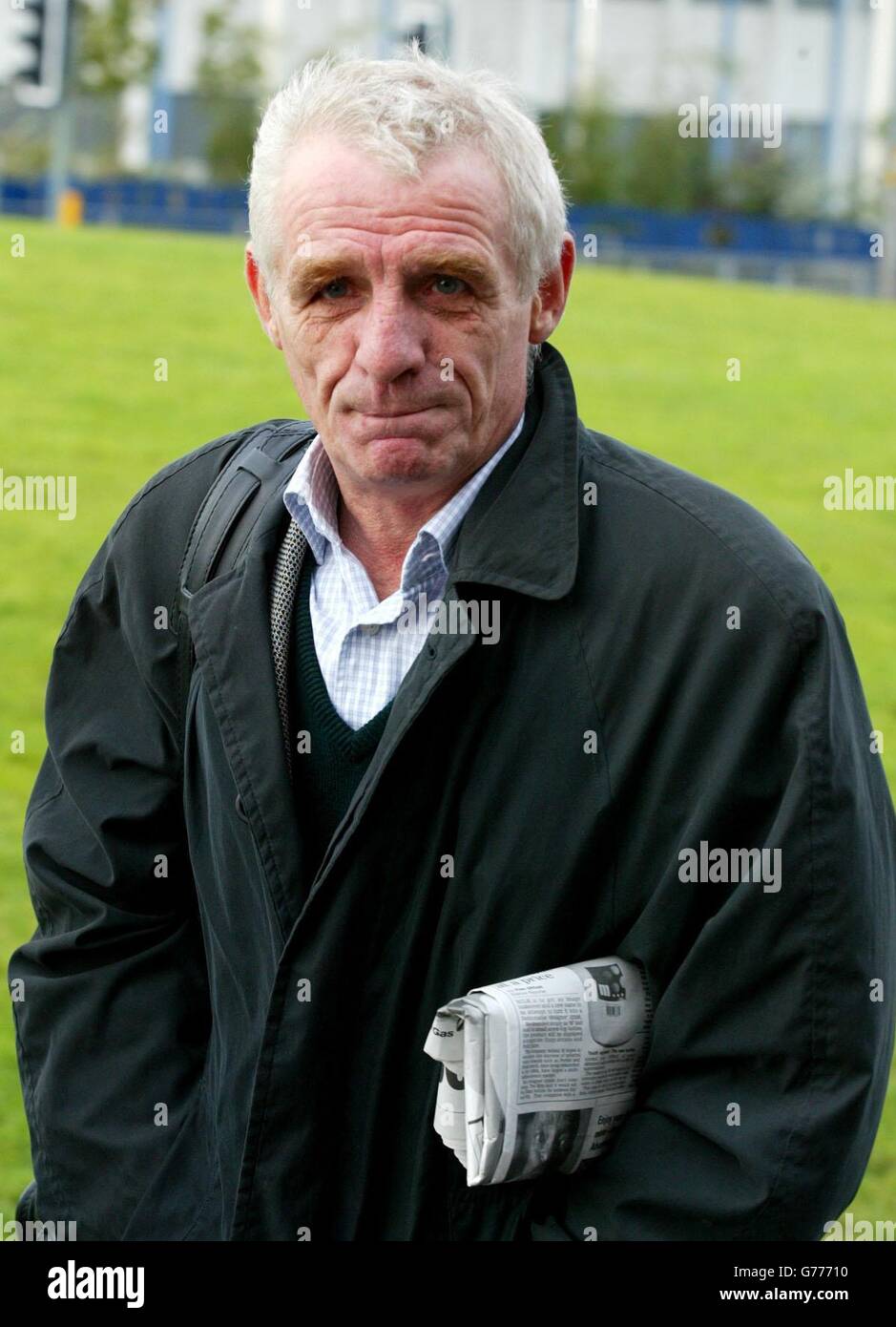 Roy Keane s biographer Eamon Dunphy arrives at the Reebok stadium