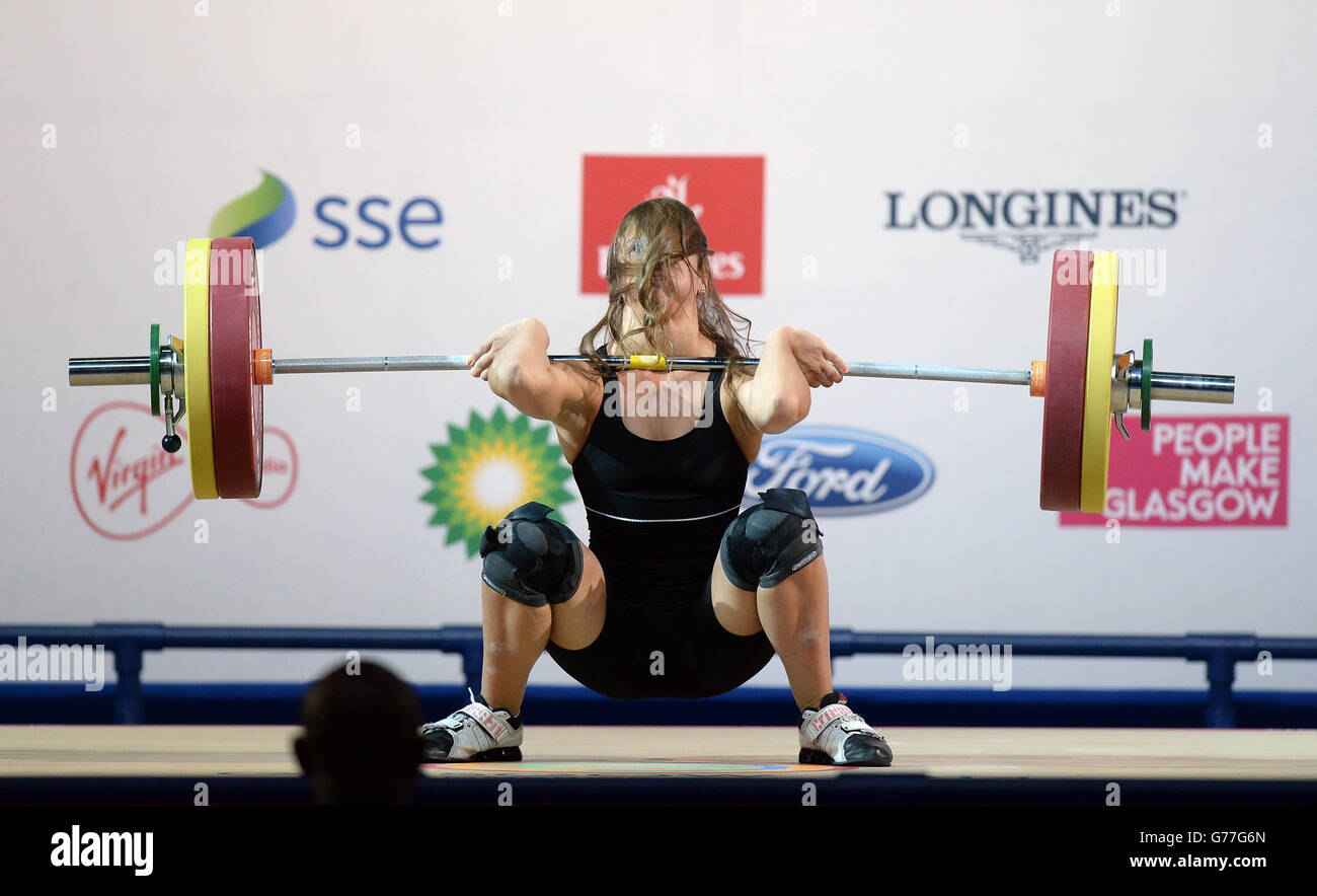 Canadas marie julie malboeuf lifts in the womens 58kg weightlifting