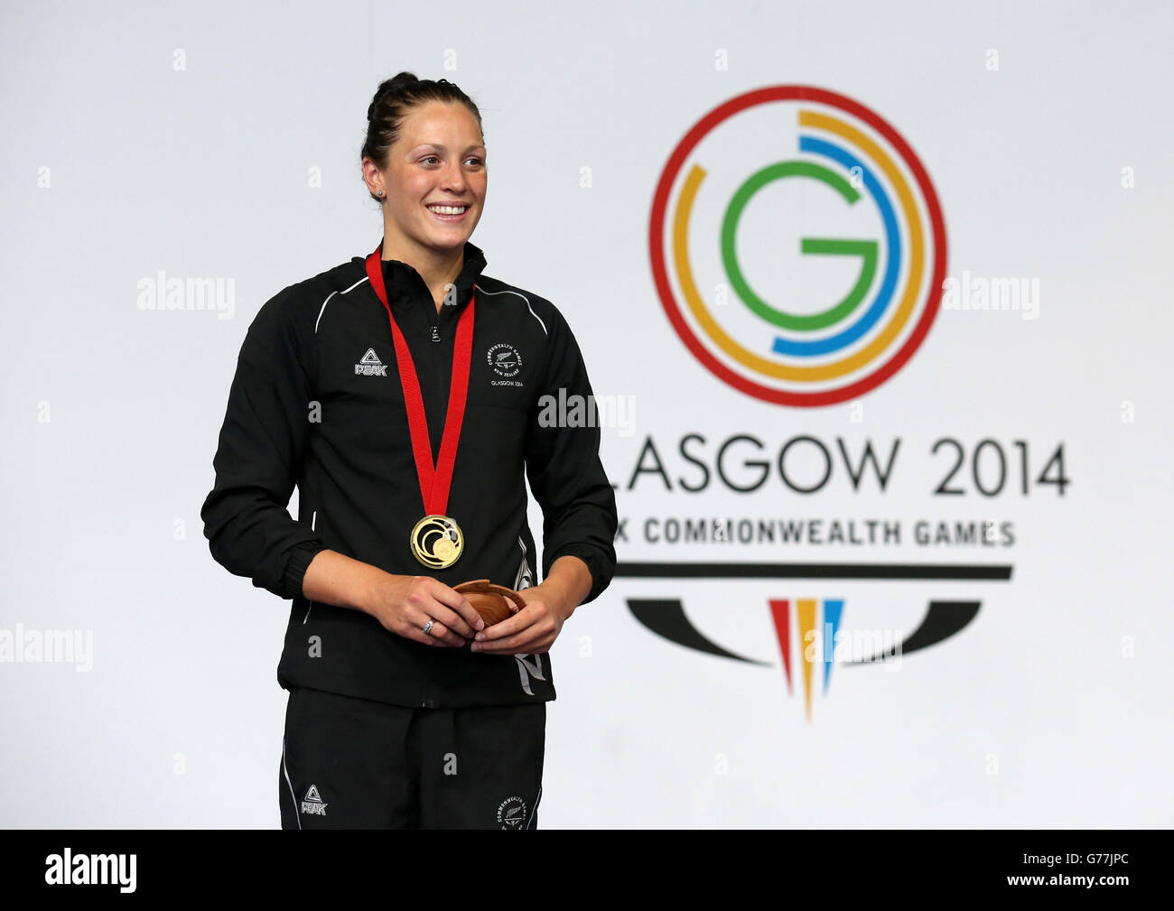 New Zealand's Sophie Pascoe collects her gold medal for the Women's 200m Ind. Medley SM10 Final Stock Photo